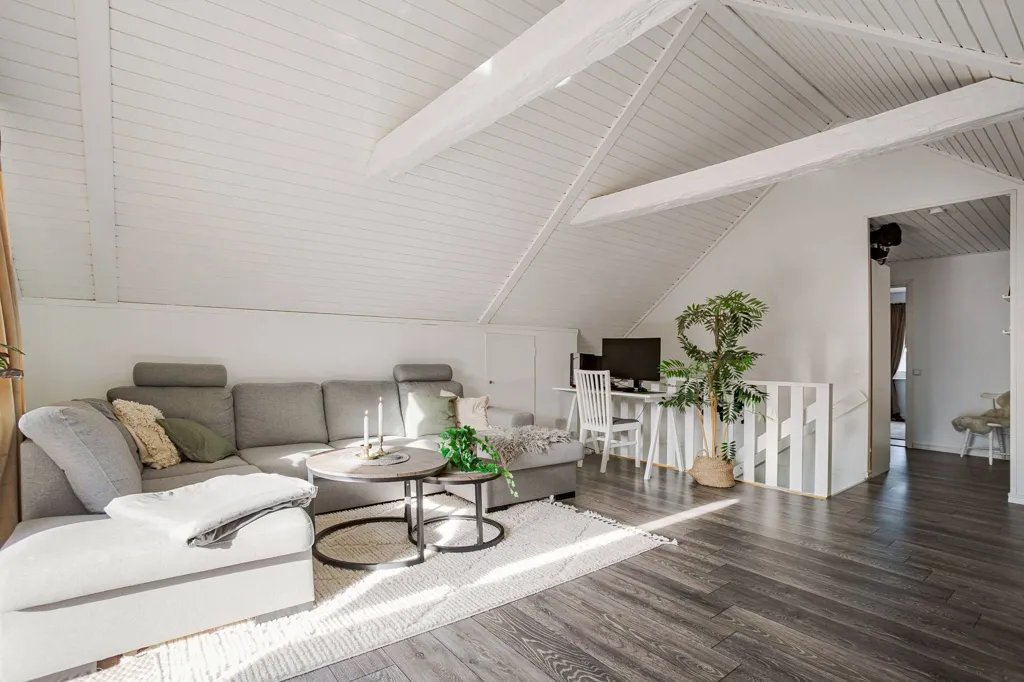 Séjour - Two-Storey House with Balcony in Jönköping