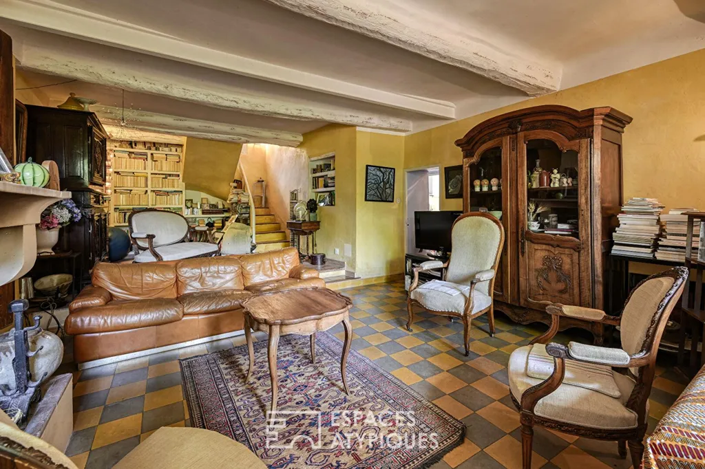 Elutuba - 17th-Century Bastide with Workshop in Luberon