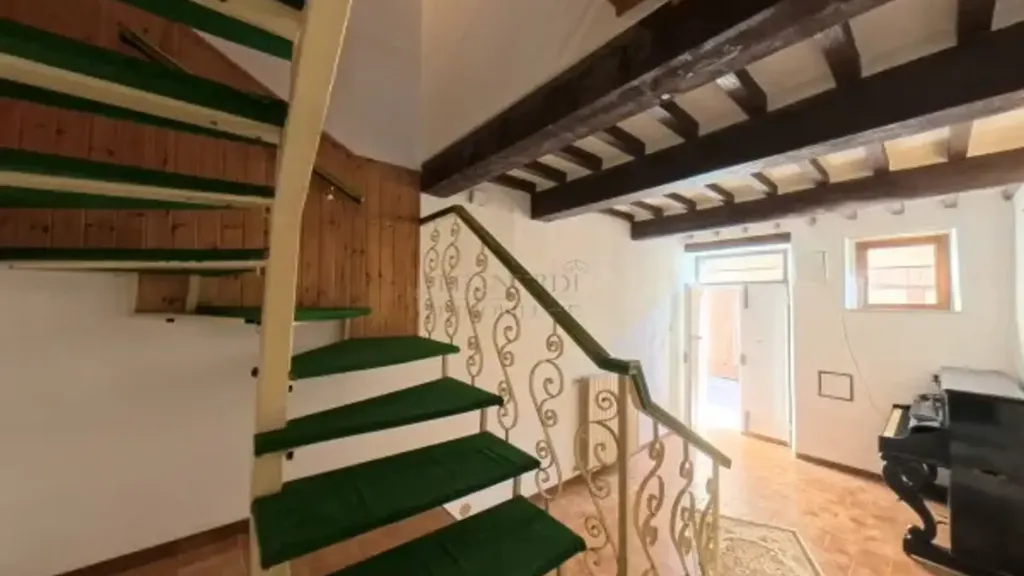 Pièces - Rustic Townhouse with Central Location in Sansepolcro