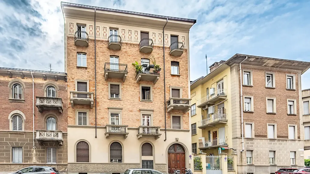 Esterno - Rustic-Style Apartment with Balcony in Turin