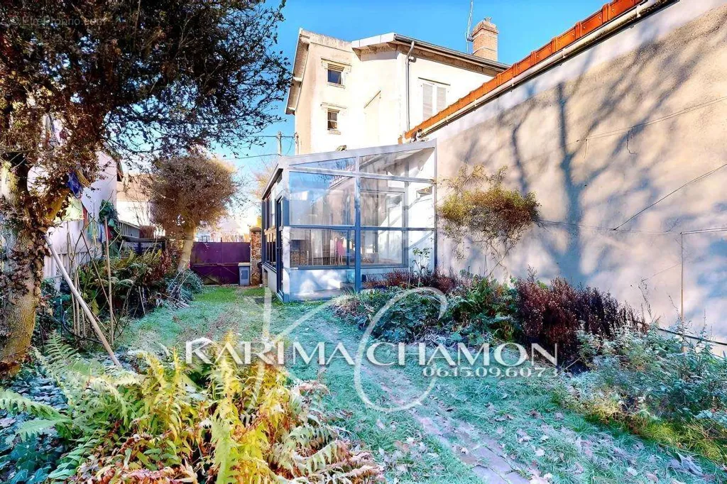 Garden - 5-room house in L'hay-Les-Roses