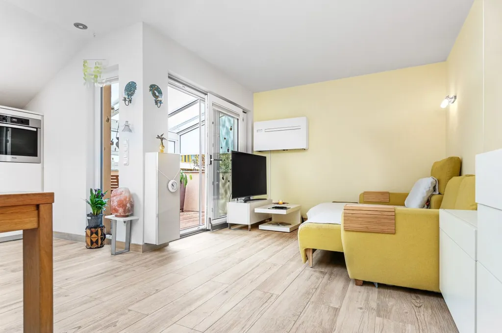 Elutuba - Functional House with Terrace in Crauthem