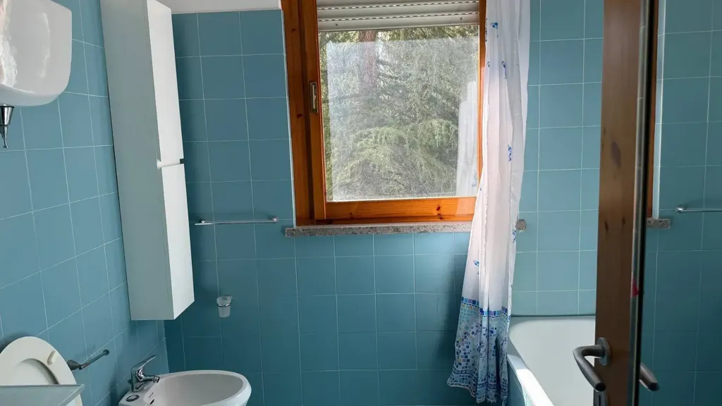 Salles de bain - Twin-Storey Apartment with Terrace in Perugia