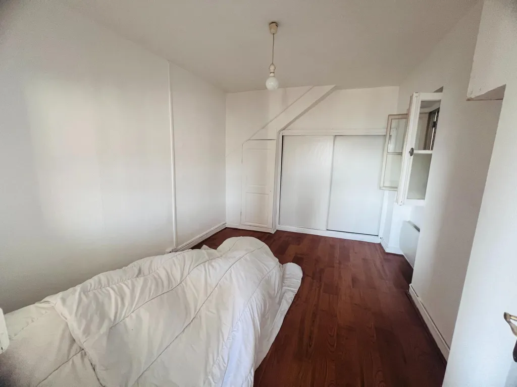 Magamistoad - Bright 3-Bedroom Apartment in Vienne Centre