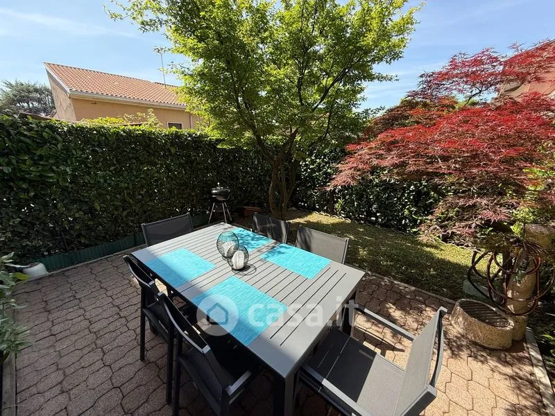 Terrasse - Terraced Villa with Double Garden in Saronno