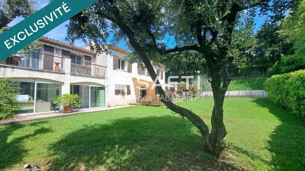 Garden - Traditional House with Garden in Vence