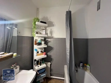 Salles de bain - Studio avec Ascenseur à Rambouillet