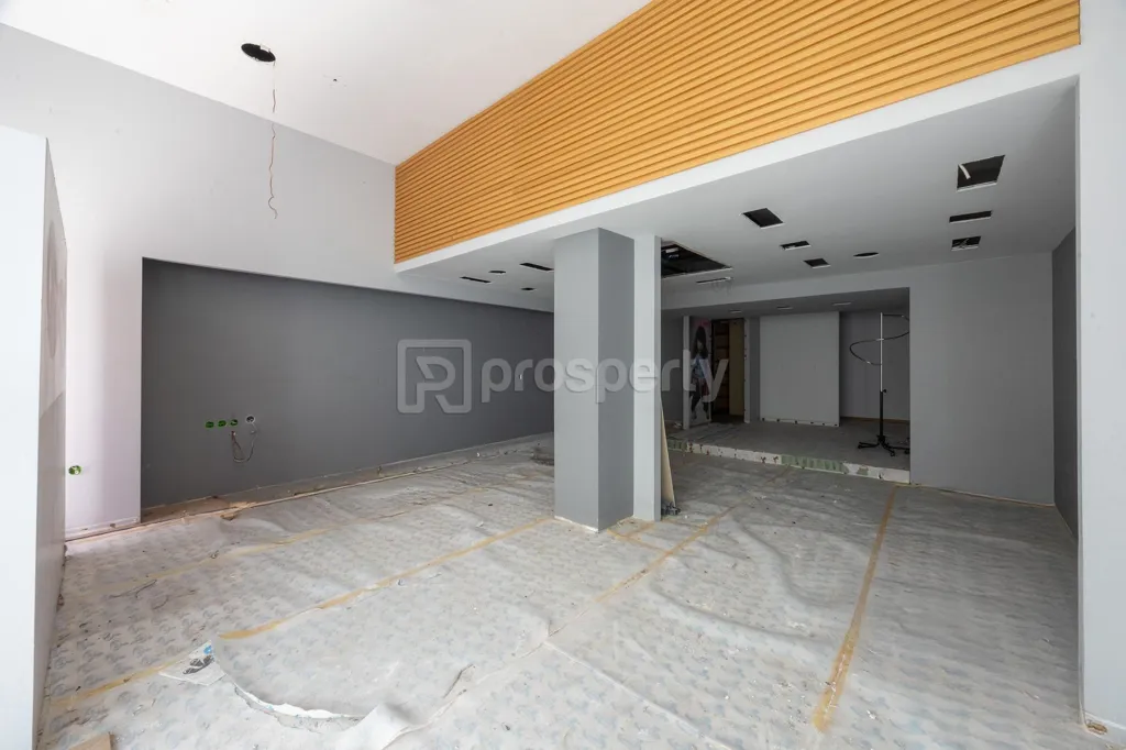 Toad - Retail Space with Prime Location in Kozani