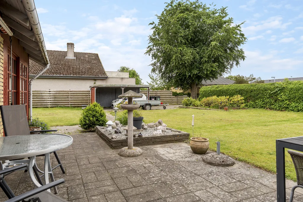 Garden - Villa with South-Facing Terrace in Kregme