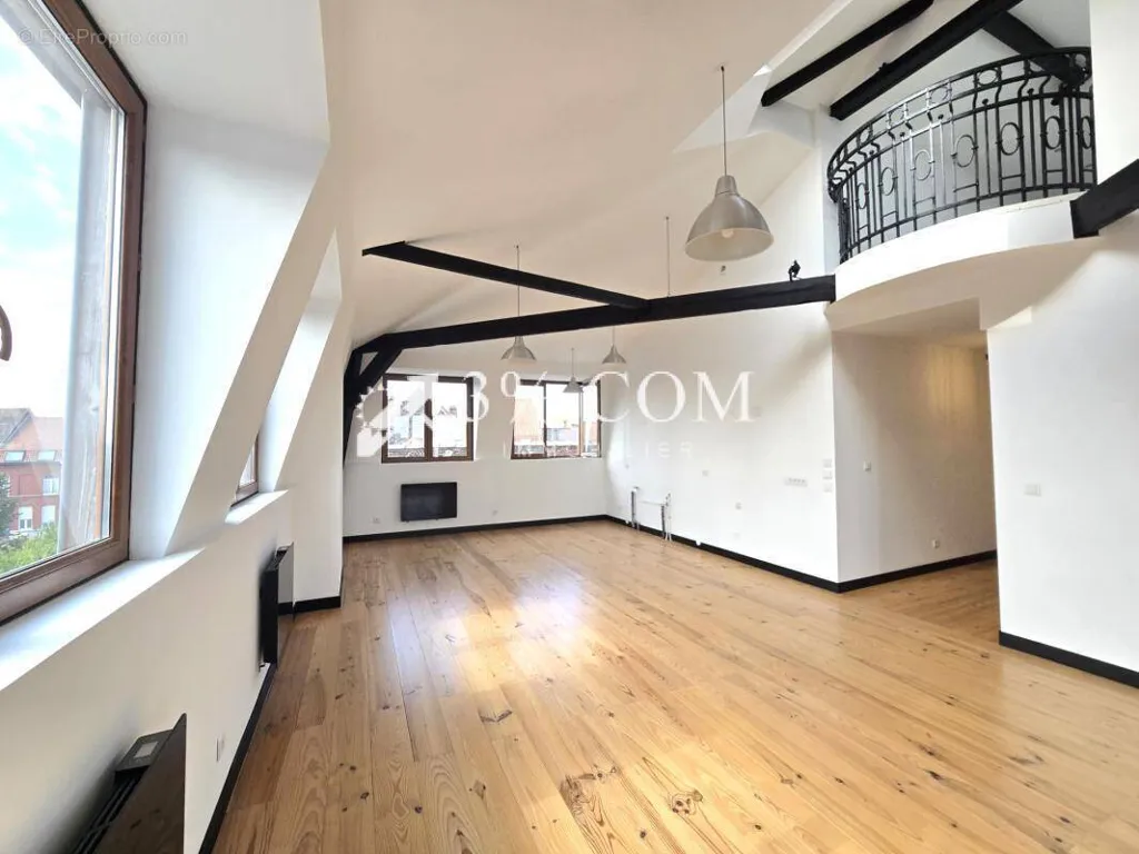 Séjour - Loft Lumineux avec Parking à Tourcoing