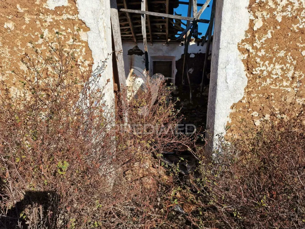 Extérieur - Ruin with Construction Potential in São Francisco da Serra