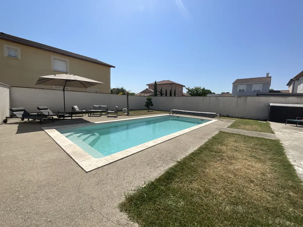 Bassein - Family House with Pool in Loyettes