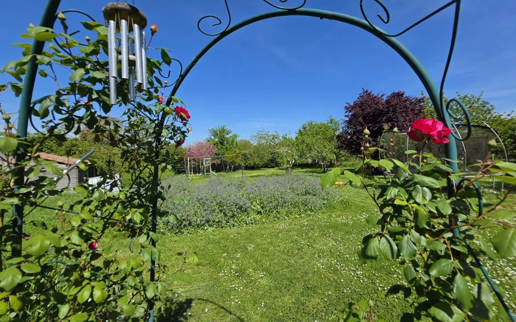 Jardin - Maison en Pierre Rénovée avec Piscine à Blasimon