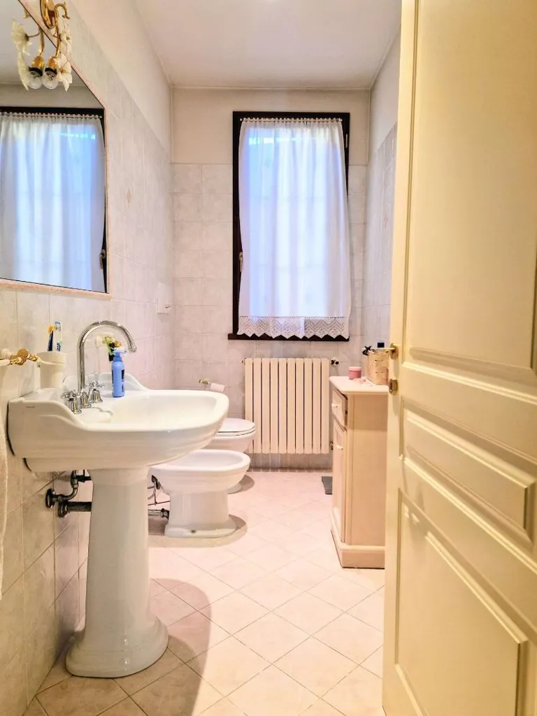 Bagni - Corner Semi-Detached Villa with Garden in Rubiera
