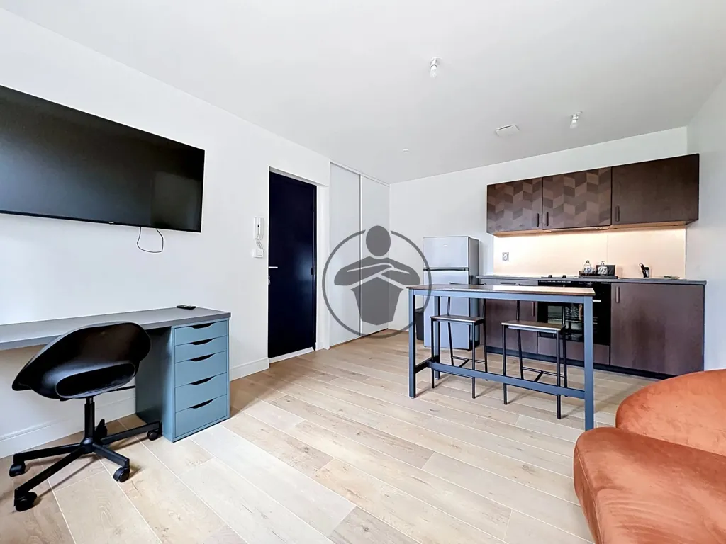 Séjour - Appartement Meublé T2 avec Cuisine Équipée à Saint-Jean