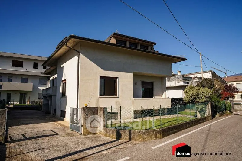 Extérieur - Semi-detached Villa with Garden in Thiene Centre