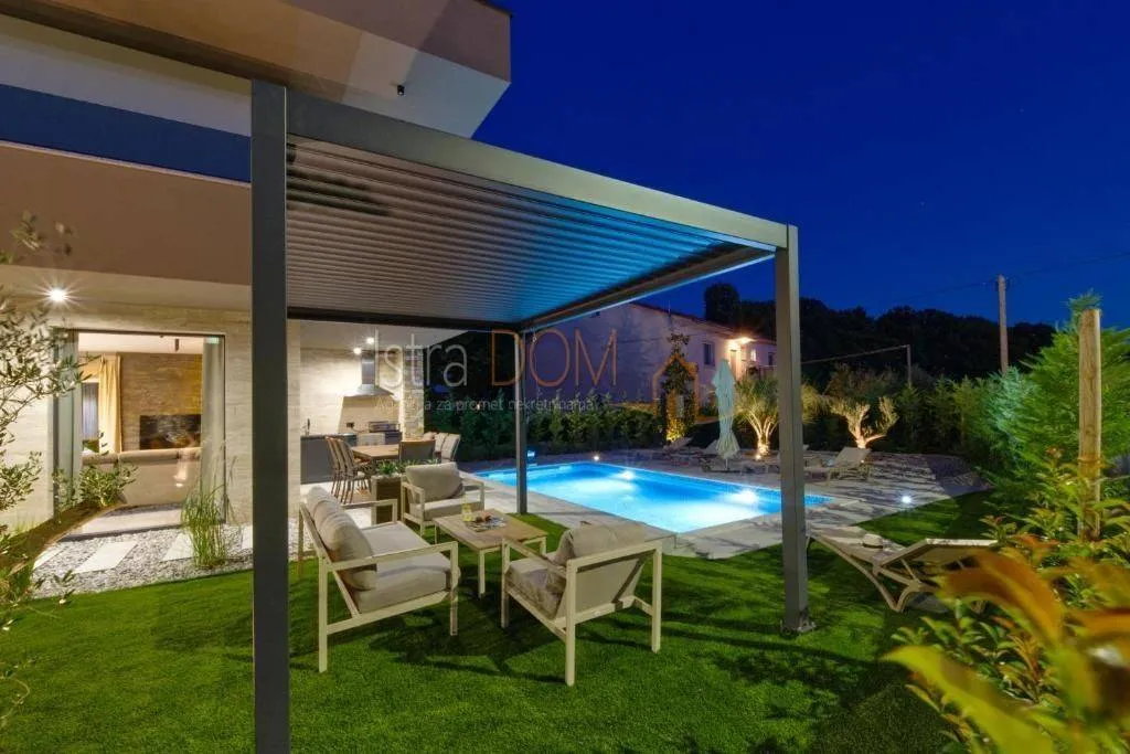 Bassein - Modern Villa with Pool in Marčana