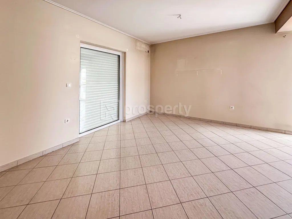 Toad - Spacious Apartment with Large Balcony in Ilion