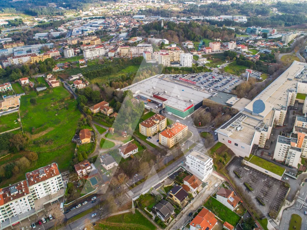 Õhuvaade - Construction Plot with Central Location in São João da Madeira