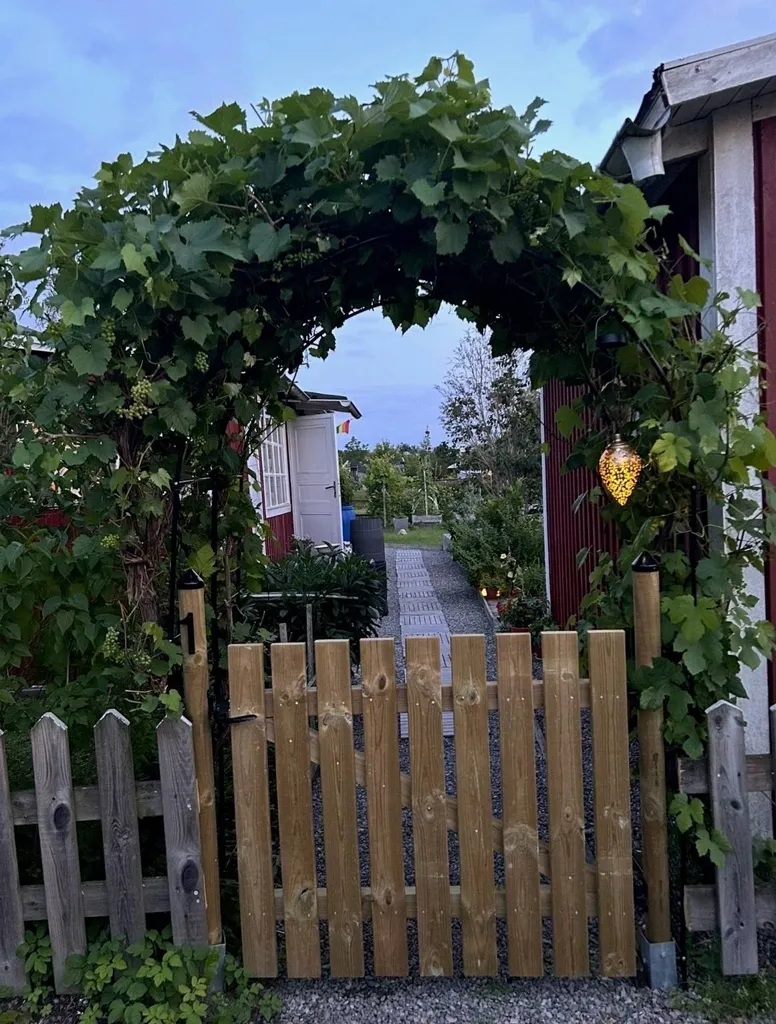 Aed - Cottage with Garden on Corner Plot in Allmänning