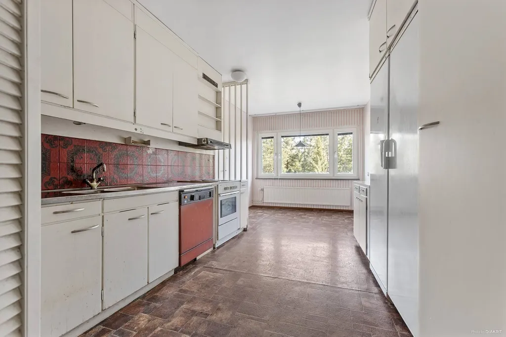 Köök - Apartment with Renovation Potential in Grindtorp