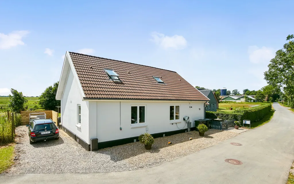 Esterno - Modernised Villa with Open Fields View near Hatting