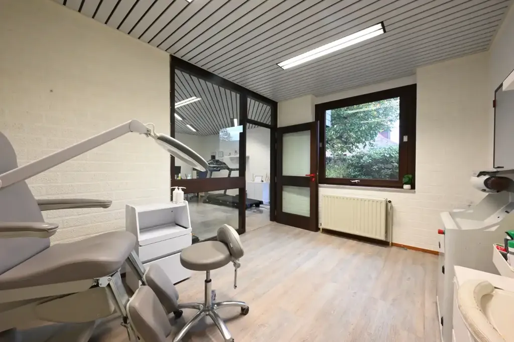 Bureau - Locaux Commerciaux à Roeselare avec Parking