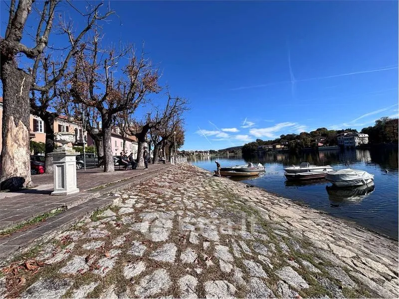 Elegant Apartment with River View in Sesto Calende