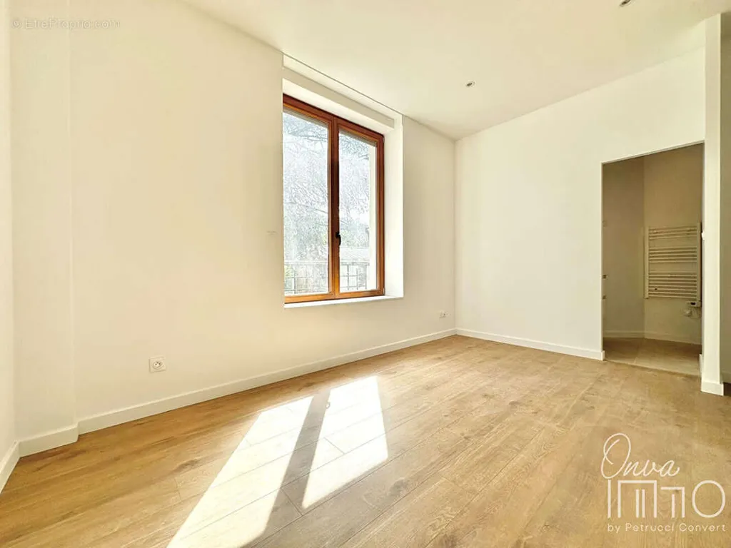 Pièces - Duplex Rénové avec Jardin à Montchat