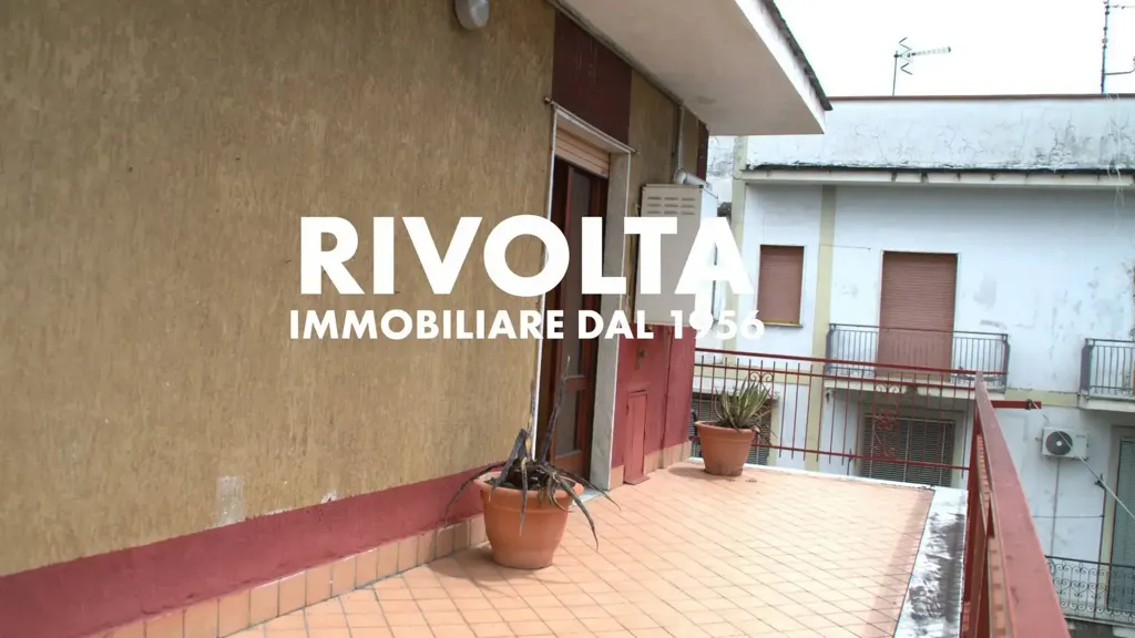 Balcon - Three-Storey House with Shop in San Giuseppe Vesuviano