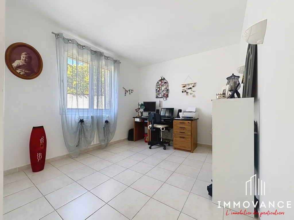 Studio - Semi-detached Villa with Pool in Quiet Area