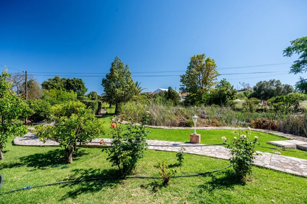 Aed - Detached House with Pool in Silves