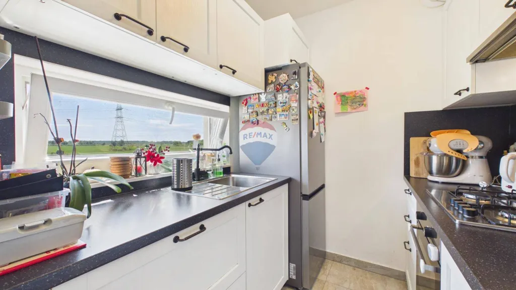Cuisine - Modern Studio Flat with Balcony in Iver, Zagreb