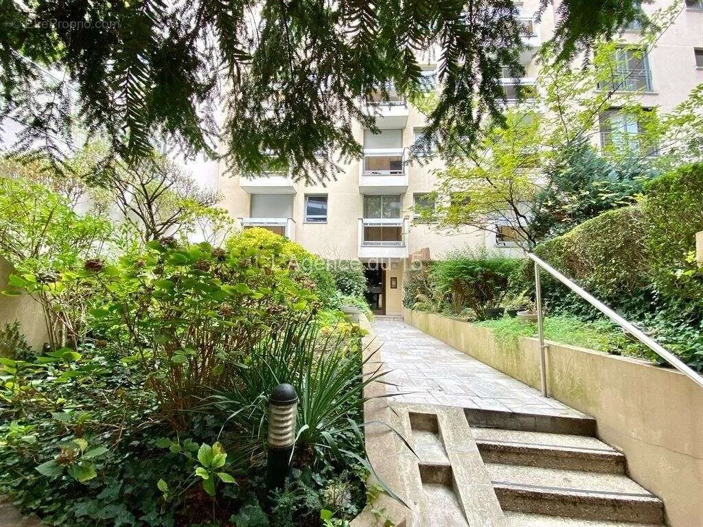 Aed - Studio with Terrace near Alésia, Paris