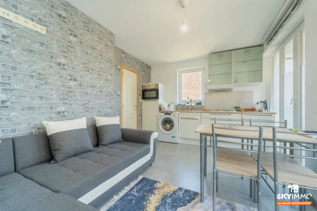 Séjour - Maison Neuve avec Balcon et Garage à Serain