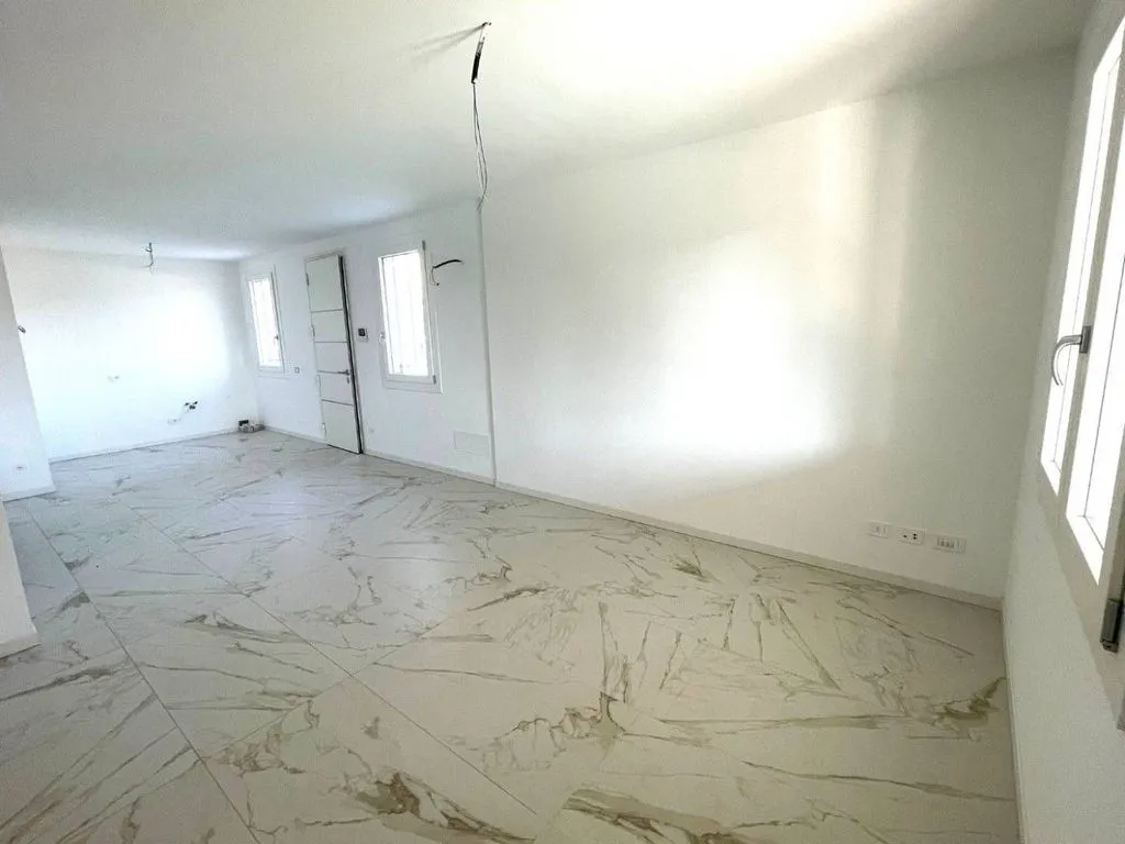 Pièces - Luxury Flat with Pool in Bardolino