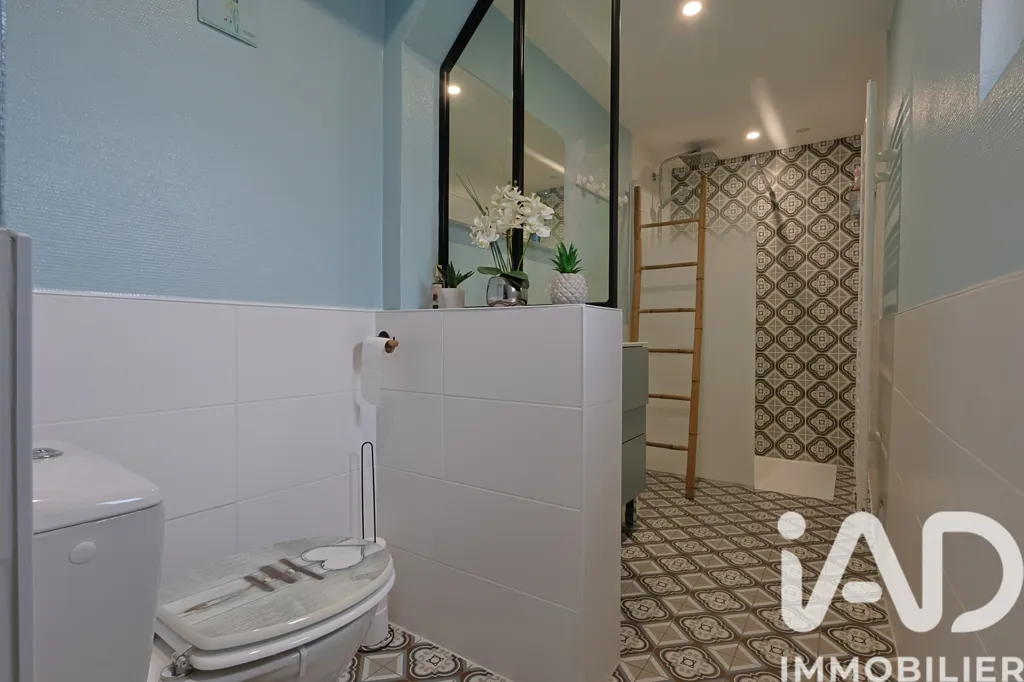 Salles de bain - Maison de Ville avec Terrasse à Thouars
