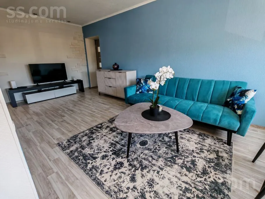 Elutuba - Sunlit Apartment with Sea View in Liepāja