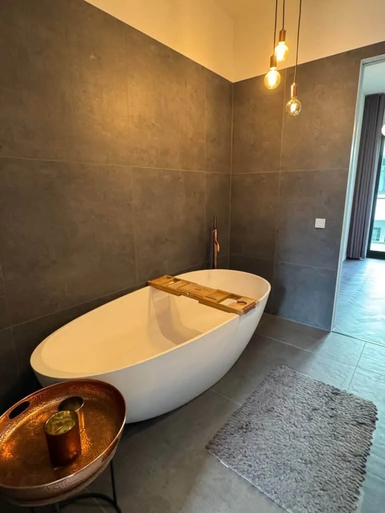 Vannitoad - Modern Apartment with Patio in Maastricht