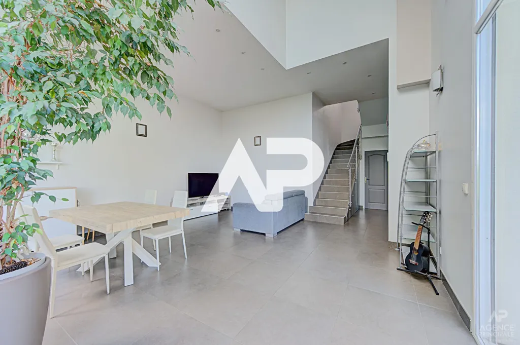 Elutuba - Architect's House with Garden in Rueil-Malmaison