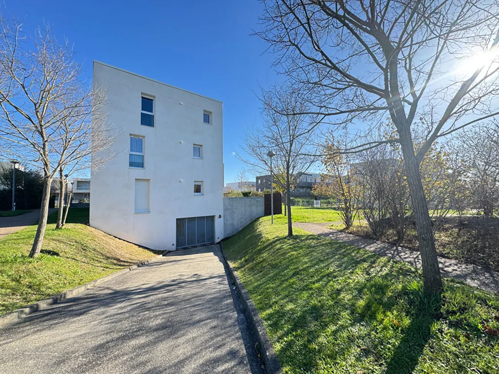 Välivaade - 3-Bed Apartment with Balcony in Périgny