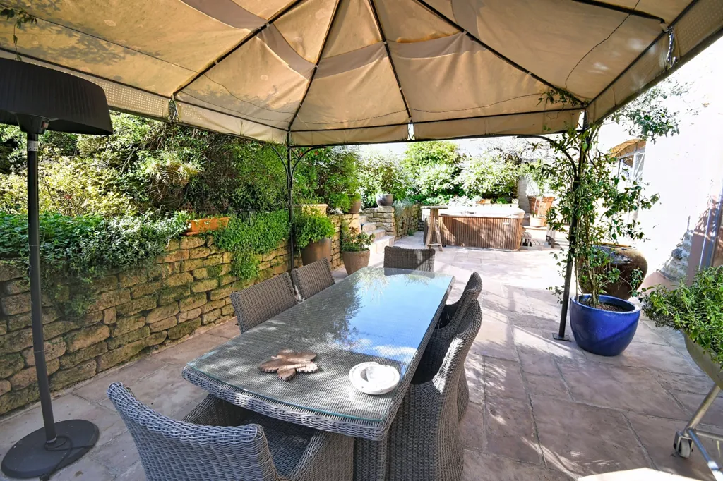 Terrasse - Maison de Caractère en Pierre à Morfontaine