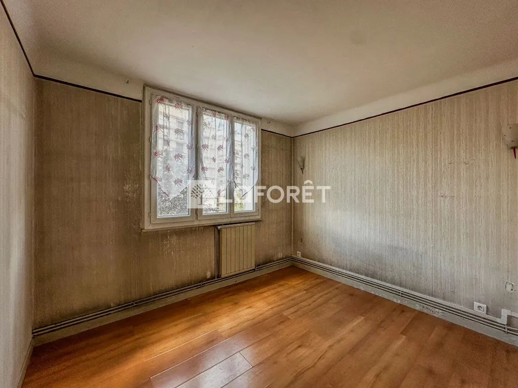Pièces - Appartement Traversant avec Balcon à Grenoble