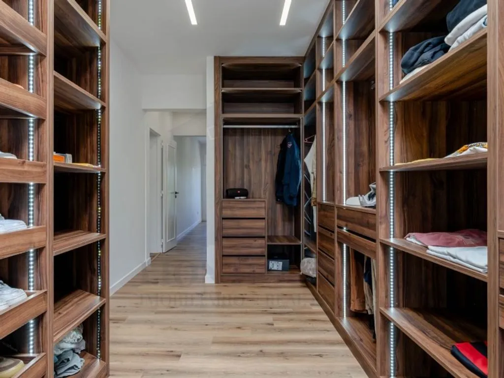 Toad - Luxury Flat with East-West View in Setúbal