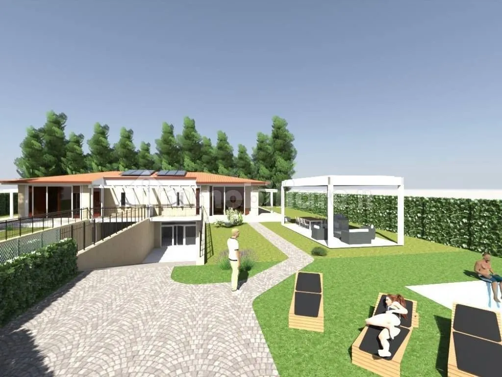 Luxury Villa with Private Garden in Pomezia