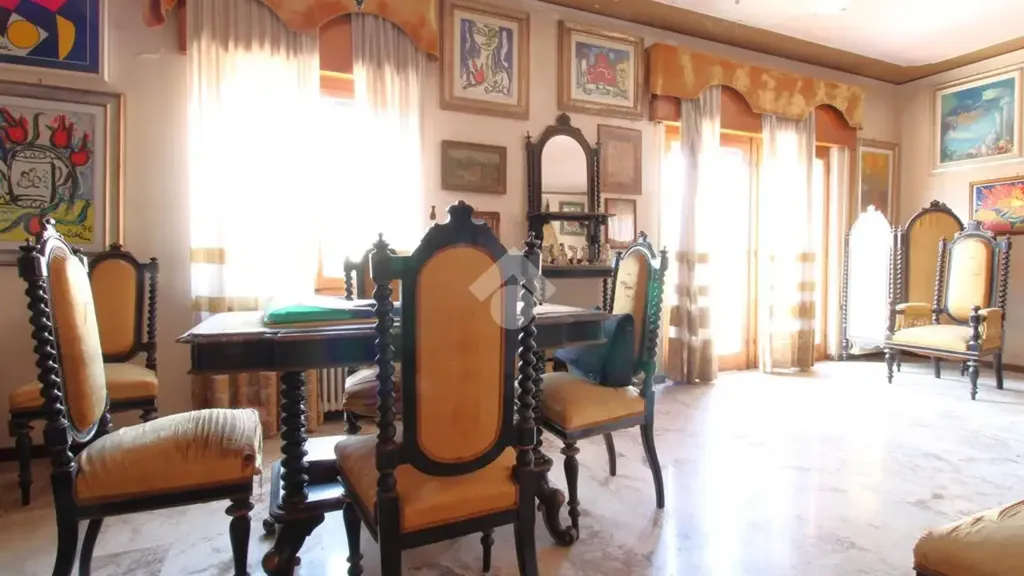 Salle à manger - Prestigious Villa with Garden in Creazzo