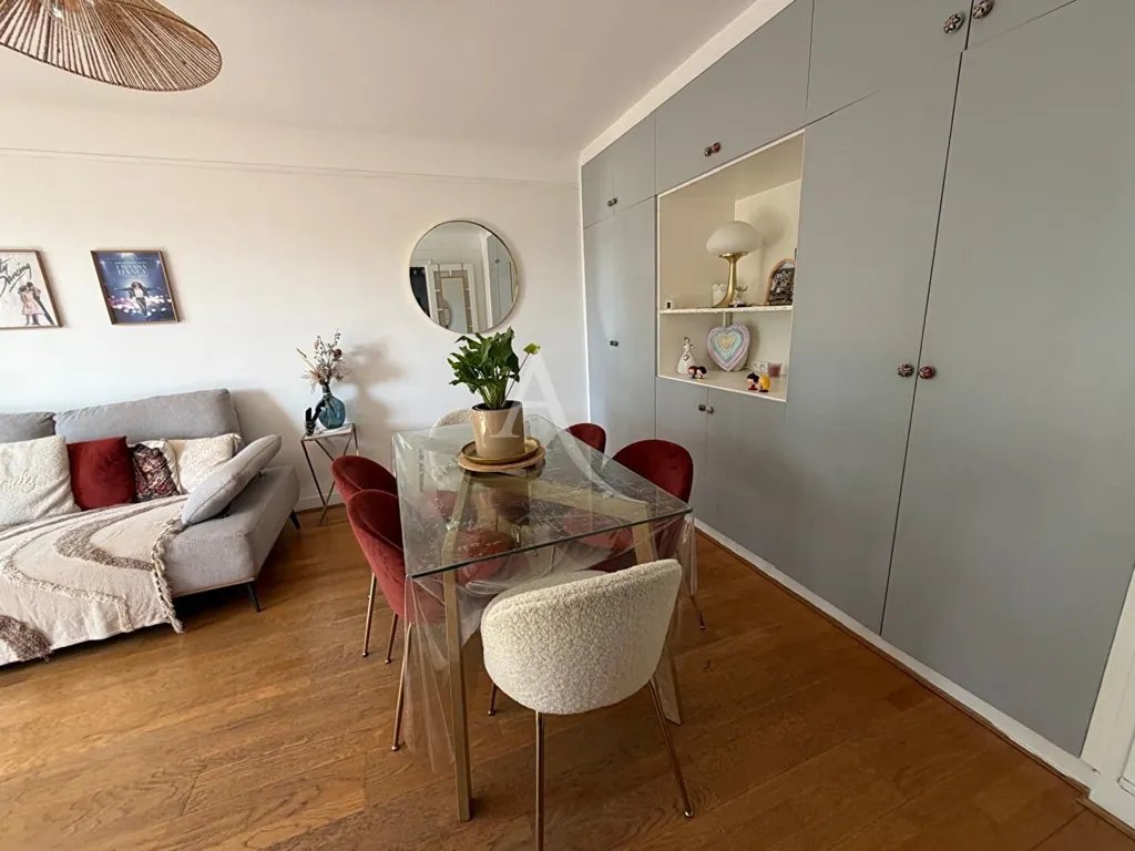 Sala da pranzo - Bright 3-Bed Flat with Balcony in La Basoche