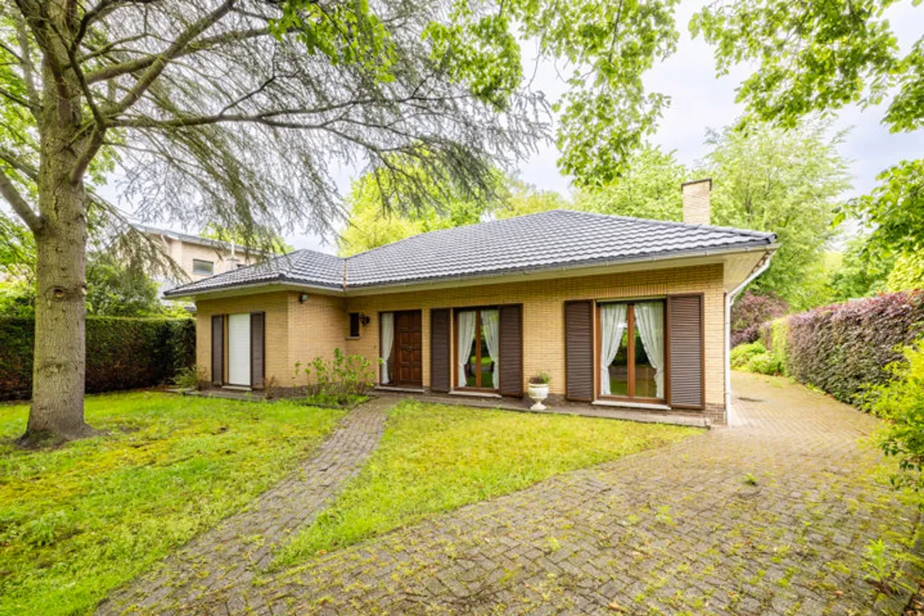 Extérieur - Maison avec Jardin et Veranda à Sint-Job