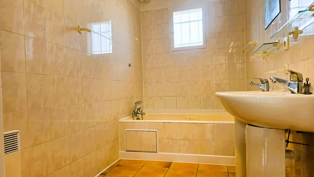 Salles de bain - Maison Pavillonnaire avec Terrasse à Montauban
