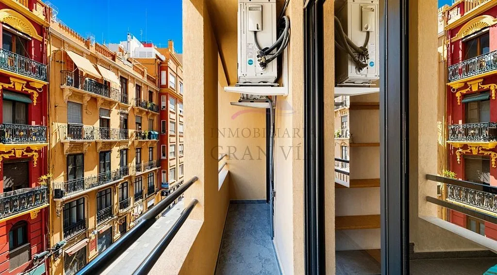 Rõdu - Reformed Flat with Balcony in El Botànic